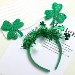 HIFANMM St Patrick’s Day headband worn during celebrations enhances festive charm.