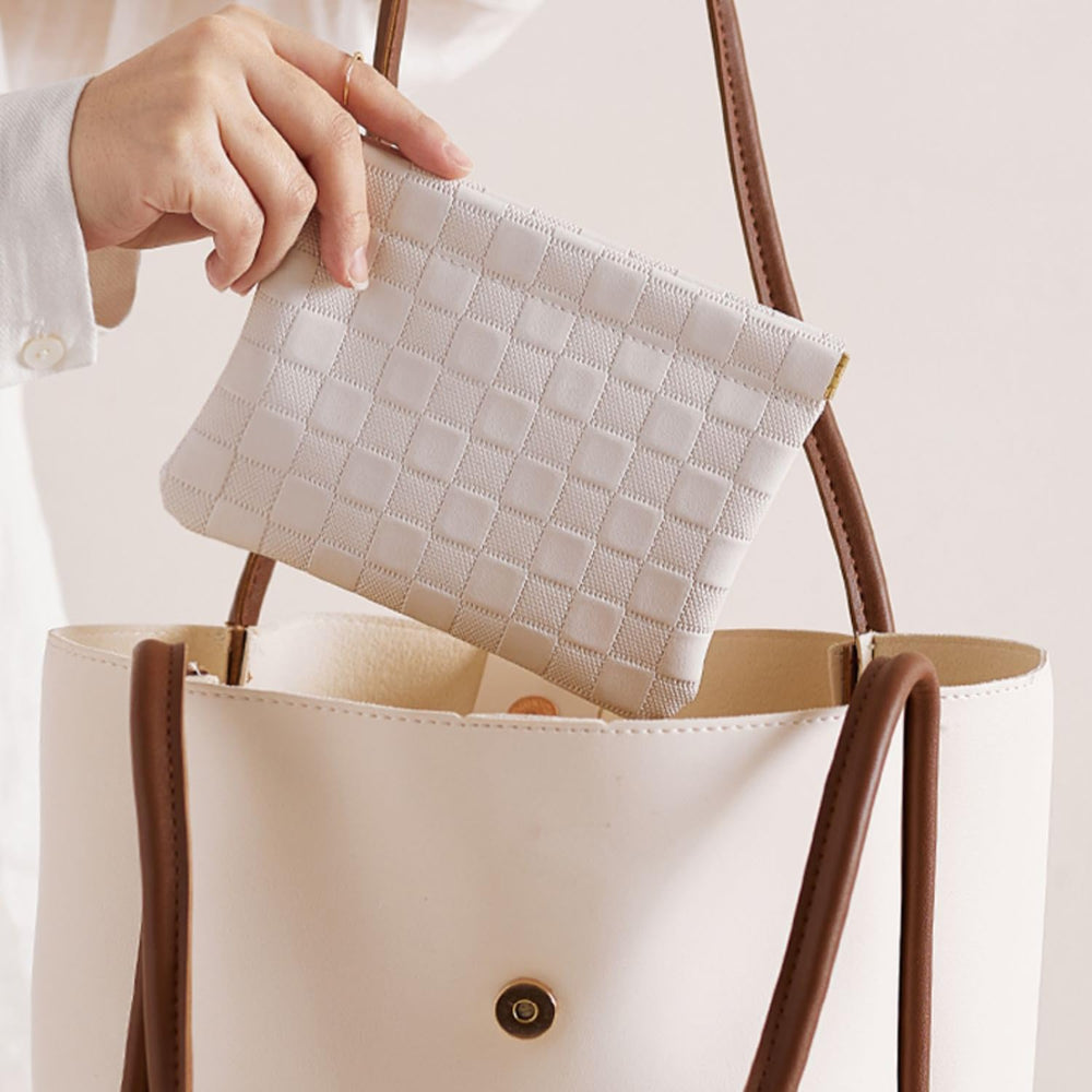 HIGH FIT premium leather finish adds glossy luster and scratch resistance.