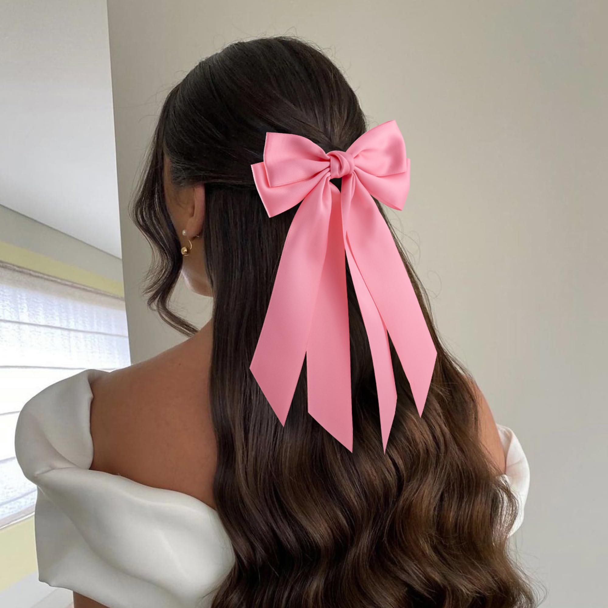 Hisial lazo de pelo rojo añade color a cualquier peinado