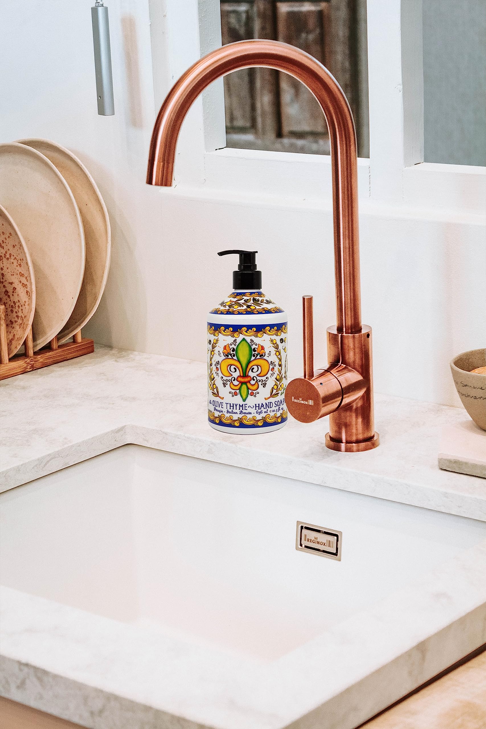 Gift-set packaging for Perugia Deruta hand soaps looks elegant and gift-ready