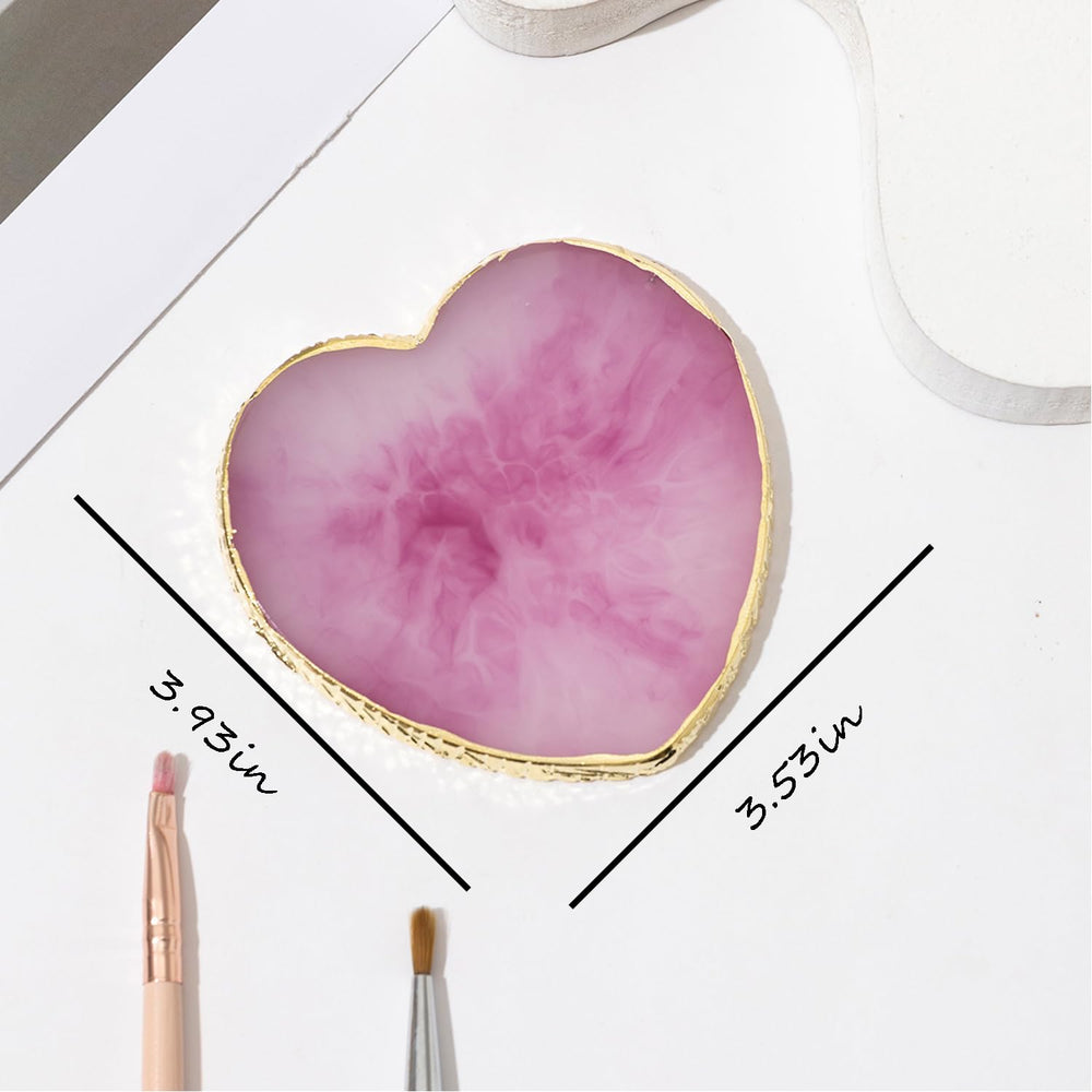 Close-up of the gold edge detailing on the heart-shaped palette by HomTop.