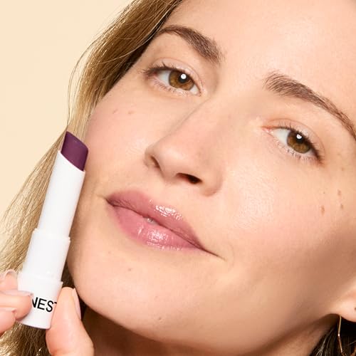 Honest Beauty Balm texture detail shows rich hydration without stickiness.