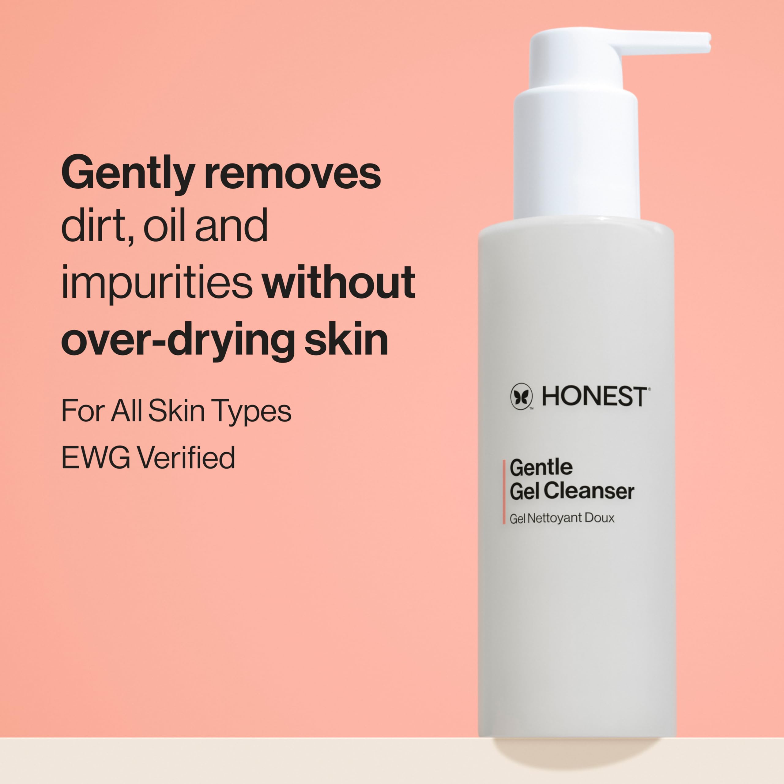 Textura espuma suave del limpiador Honest Beauty para una limpieza fresca.