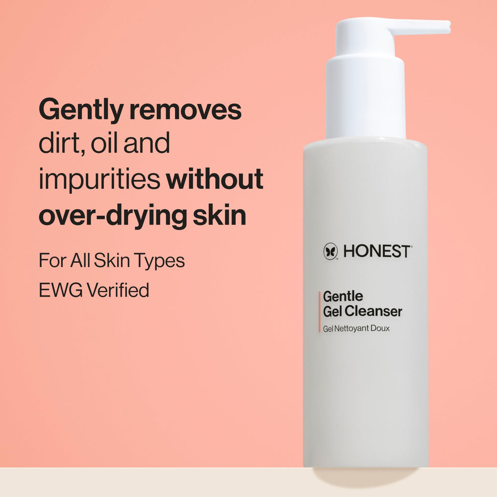Textura espuma suave del limpiador Honest Beauty para una limpieza fresca.