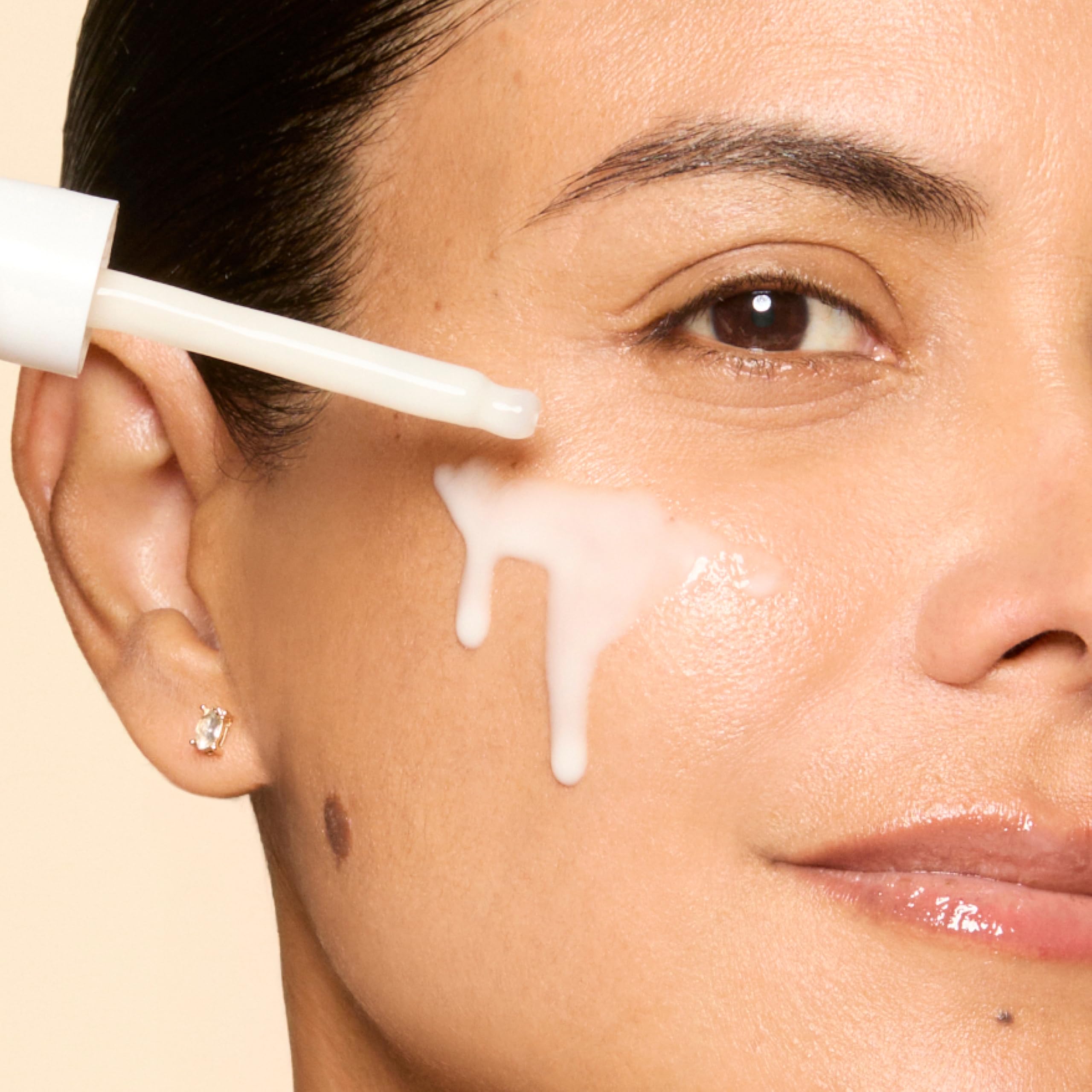 NMF y barrera de Honest Beauty Hydrogel Serum para retener humedad.