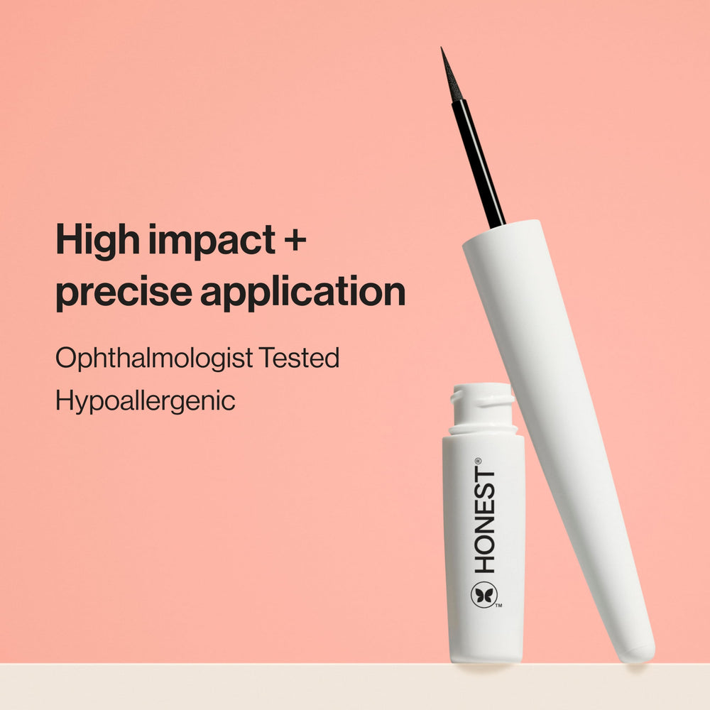Honest Beauty Longlasting Liquid Eyeliner flexible brush tip enables easy, controlled lining.
