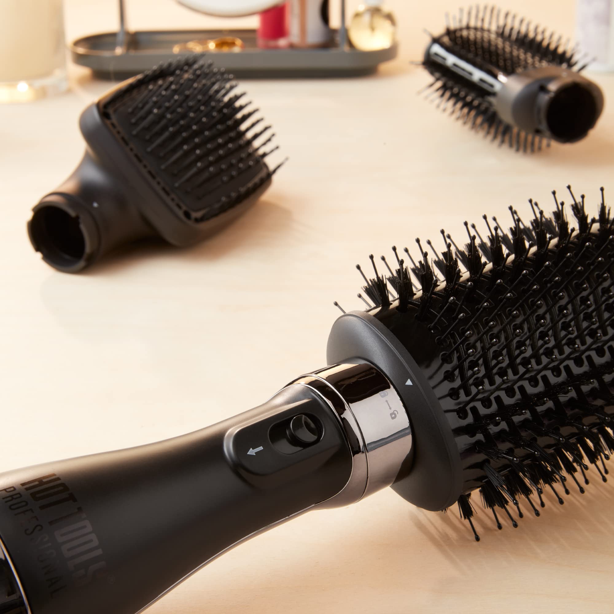 Hot Tools Pro Artist Black Gold surface delivers even heat from root to tip for consistency