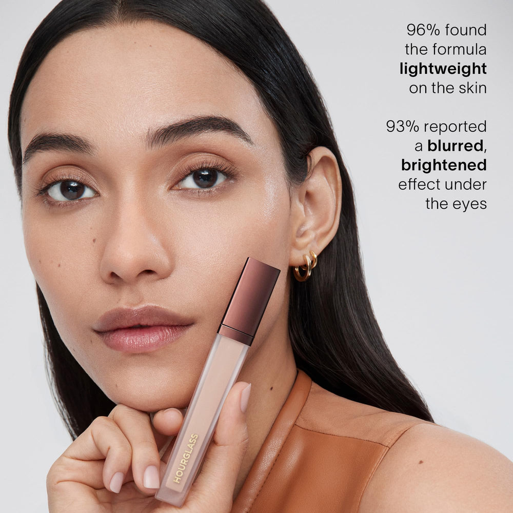 Hourglass Vanish Airbrush Concealer highlights natural matte finish