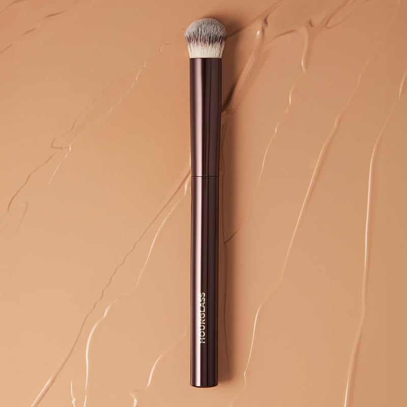 Hourglass Vanish Concealer Brush ideal for cream, liquid, or powder formulas
