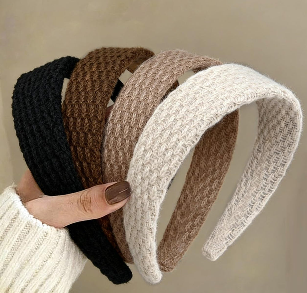 Huachi banda tejida para mujer, vista frontal, estilo setenta chic y ajuste cómodo.