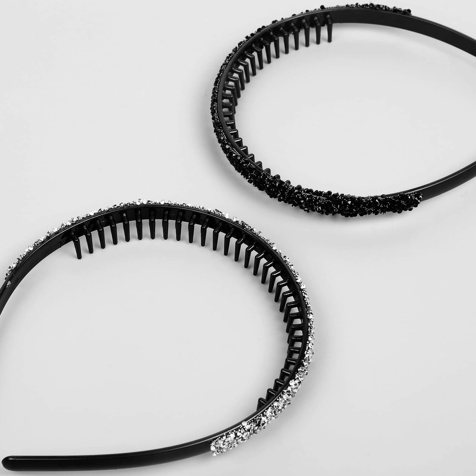 Diadema Huachi con dientes para looks variados, fácil de mezclar con outfits