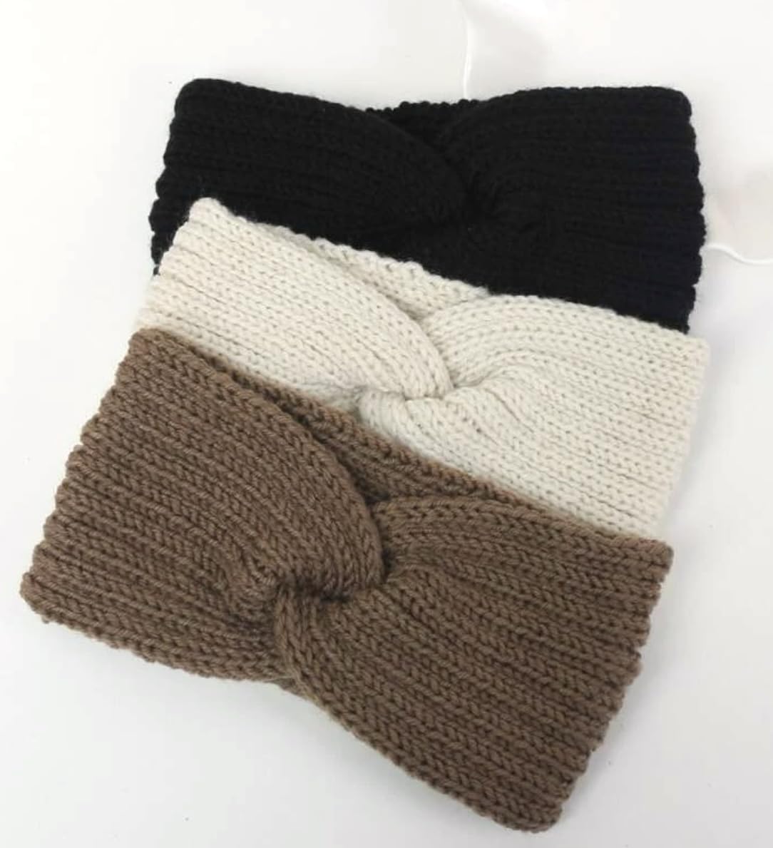 Diadema Huachi para orejas en khaki, ideal para paseos y actividades al aire libre.