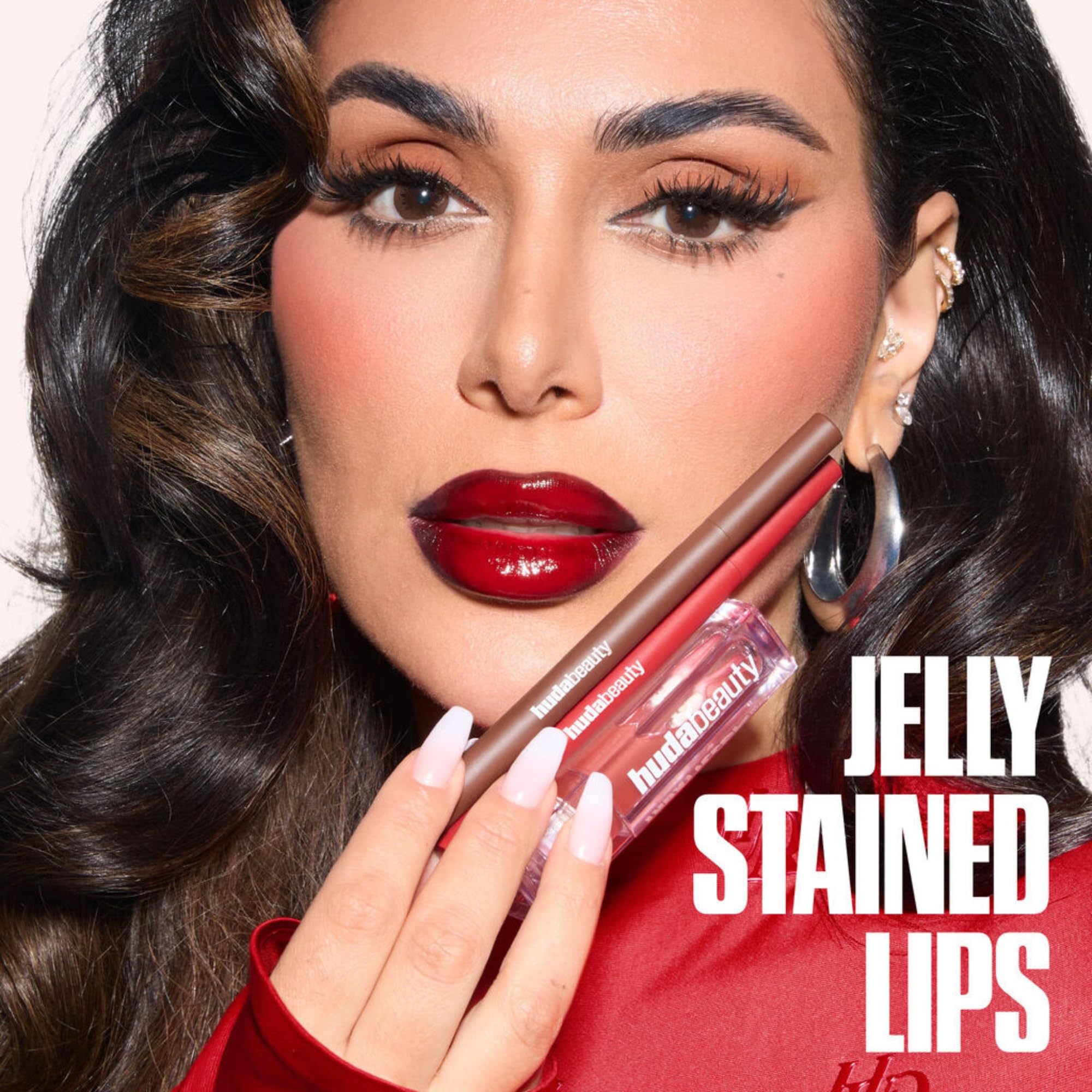 Kiss-proof, transfer-proof finish of Huda Lip Contour Stain