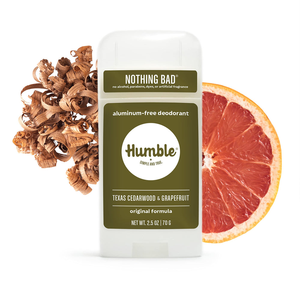 Notas de cedro de Texas y pomelo aportan aroma amaderado y cítrico.