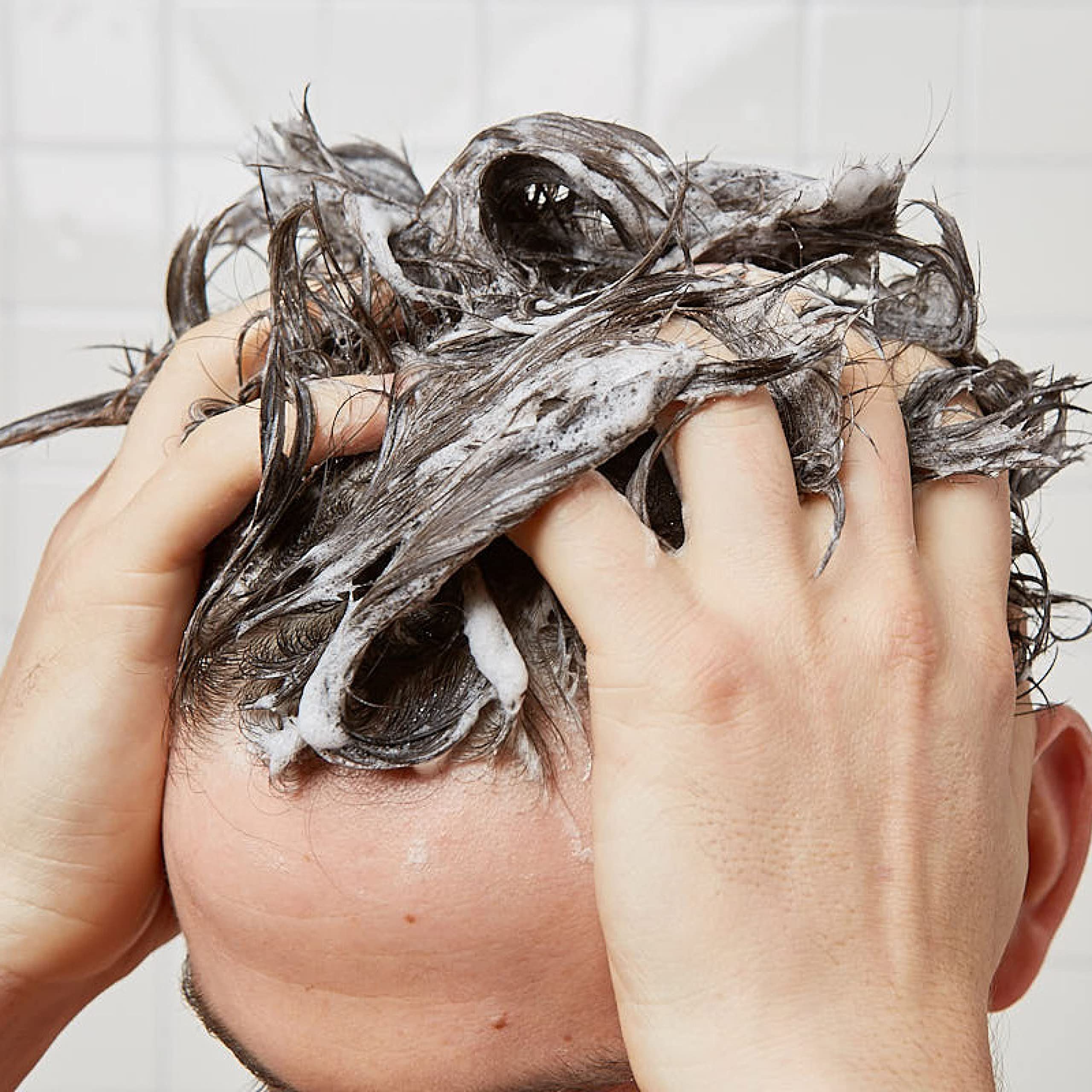 Huron Men’s Fresh Scent Daily Shampoo packaging from USA with recyclable packaging.