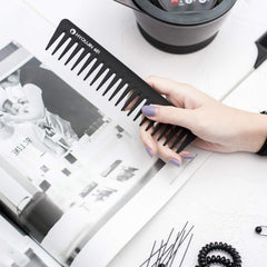 Travel-friendly handleless design fits in bags and luggage.