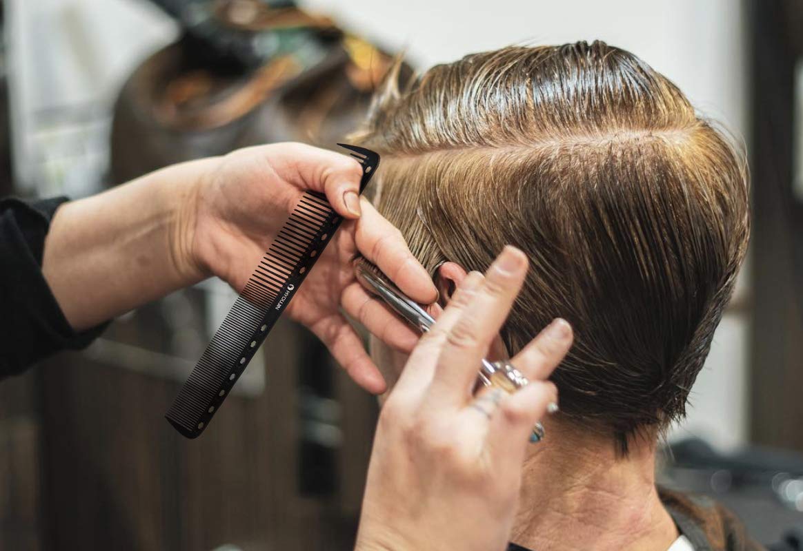HYOUJIN 605 fine-tooth cutting comb glides smoothly through hair.