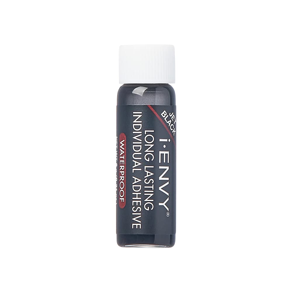 i-ENVY lash glue waterproof-hold close-up demonstrates long-lasting adhesion.