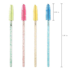 i-Laesh soft bendable brush head in action on lashes for easy styling.