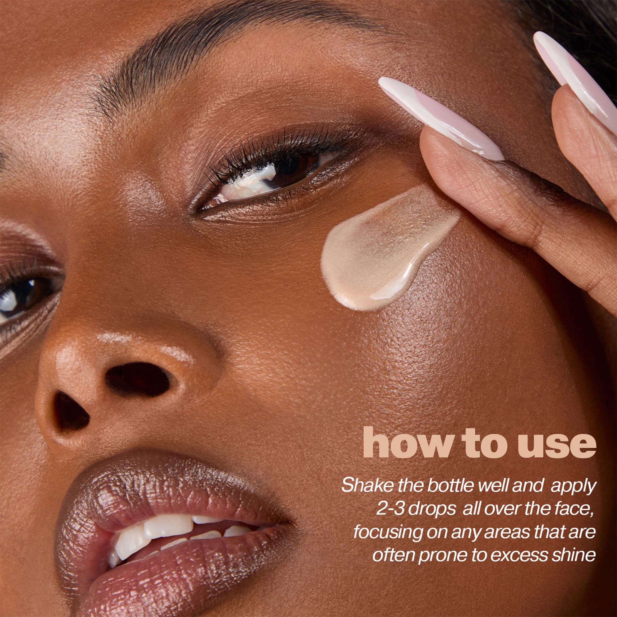 Iconic London Underglow Primer, difumina poros para un rostro más suave.
