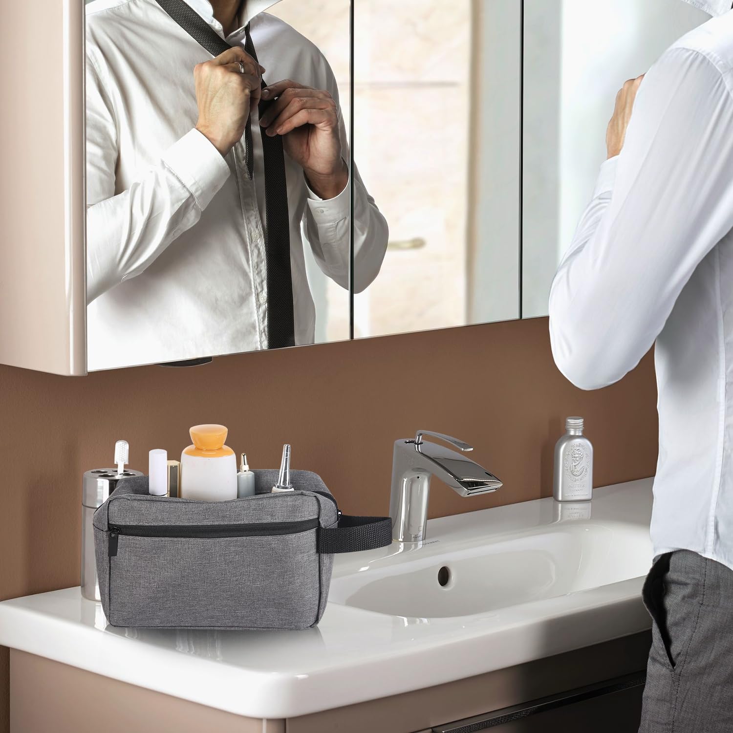 Icramsy bag in a suitcase illustrating portable organization for trips