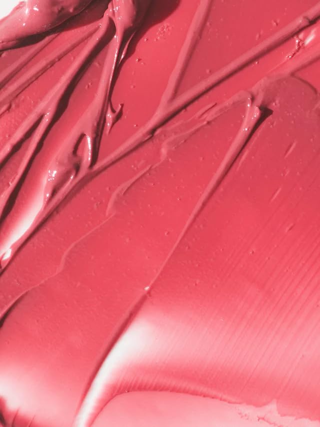 Hydration glow from ILIA Balmy Tint Lullaby on lips.