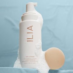 ILIA Cleanse makeup remover with soft foam for makeup dissolution.