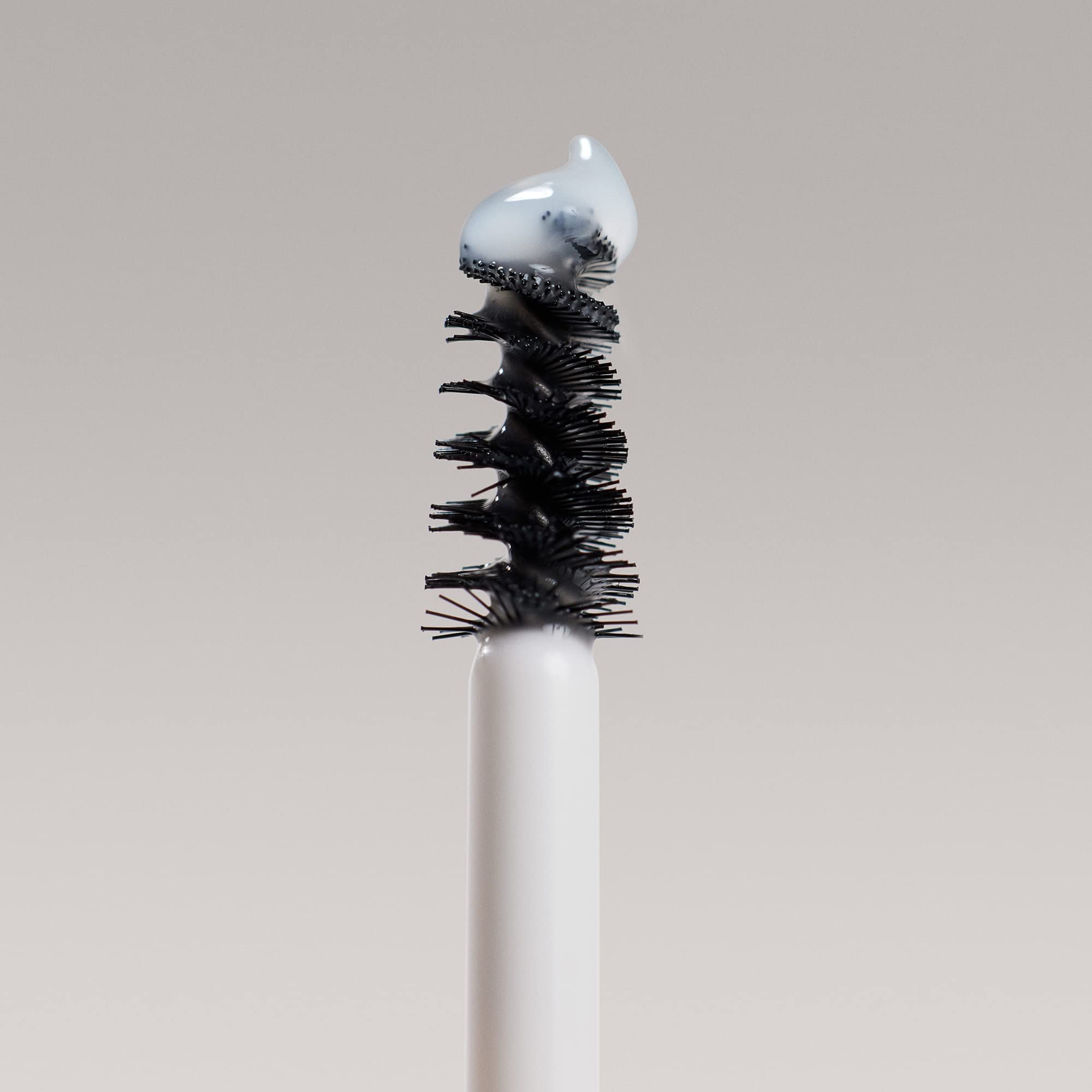 ILIA In Frame Brow Gel Long-Lasting Hold maintains brows throughout the day.
