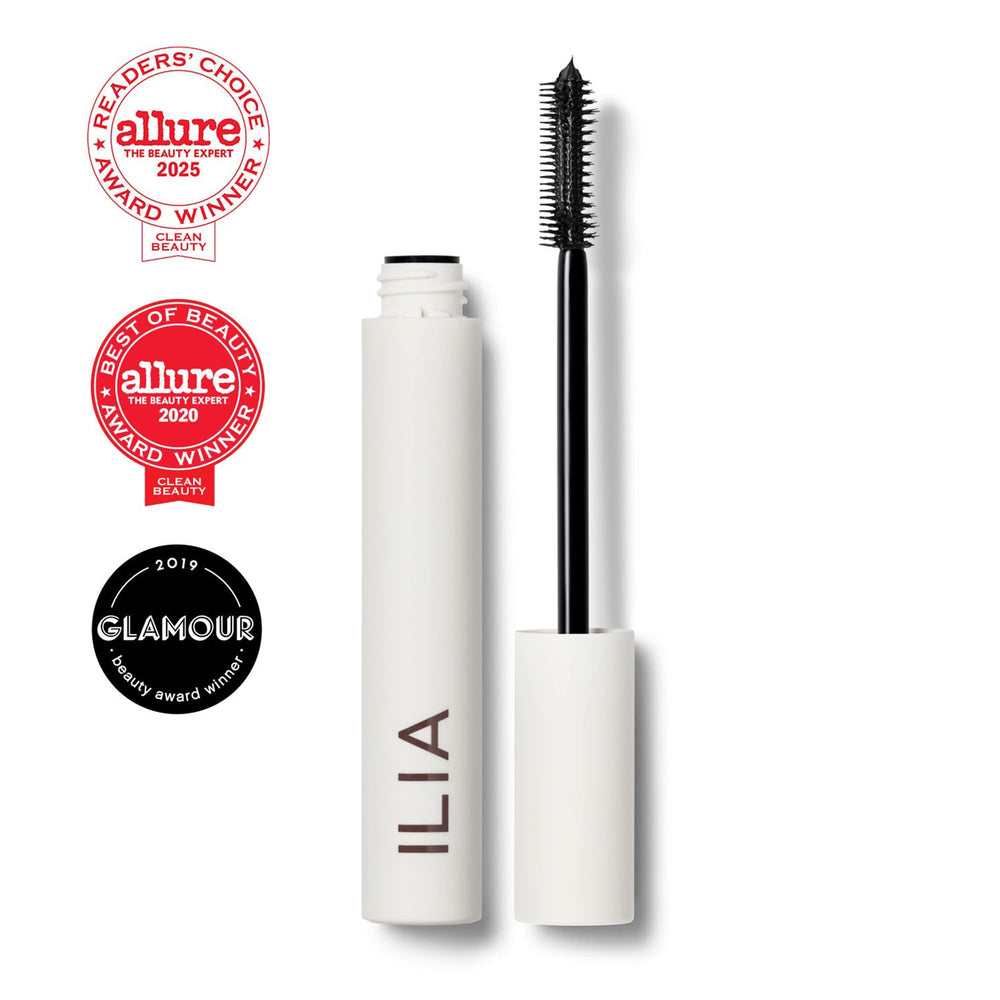 ILIA Limitless Lash Mascara dual wand demonstrates lengthening and lifting capabilities.