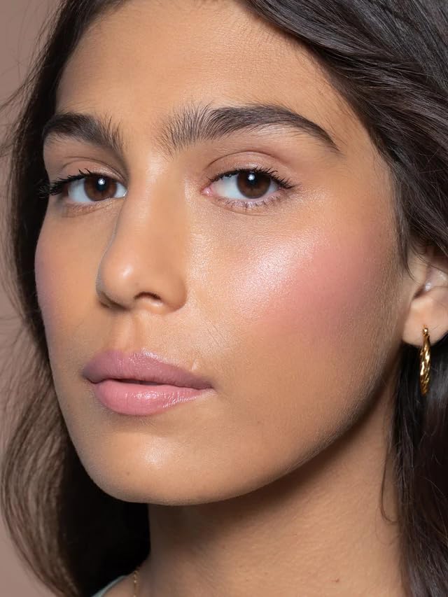 ILIA vegan cruelty-free formula supports a clean makeup routine