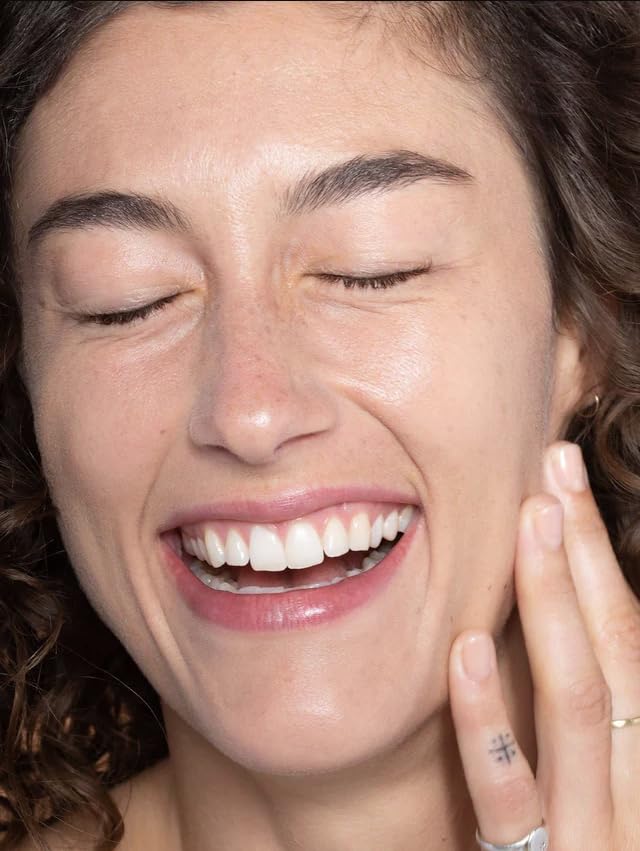 ILIA Plant-based squalane hydrates without clogging pores.