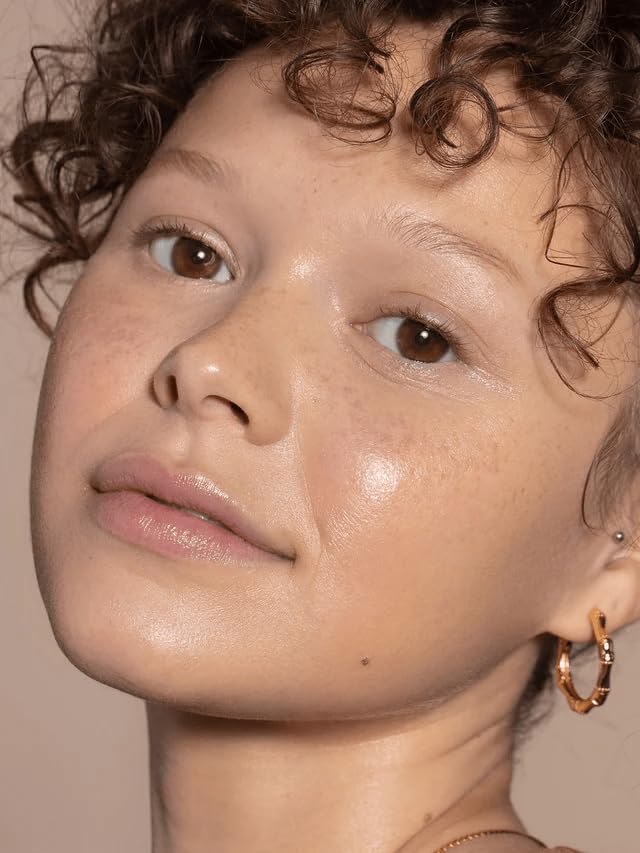 ILIA Super Serum Skin Tint pump-top for controlled dispensing