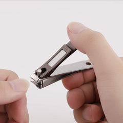 ILLILOTS metal case storage keeps both clippers organized and portable