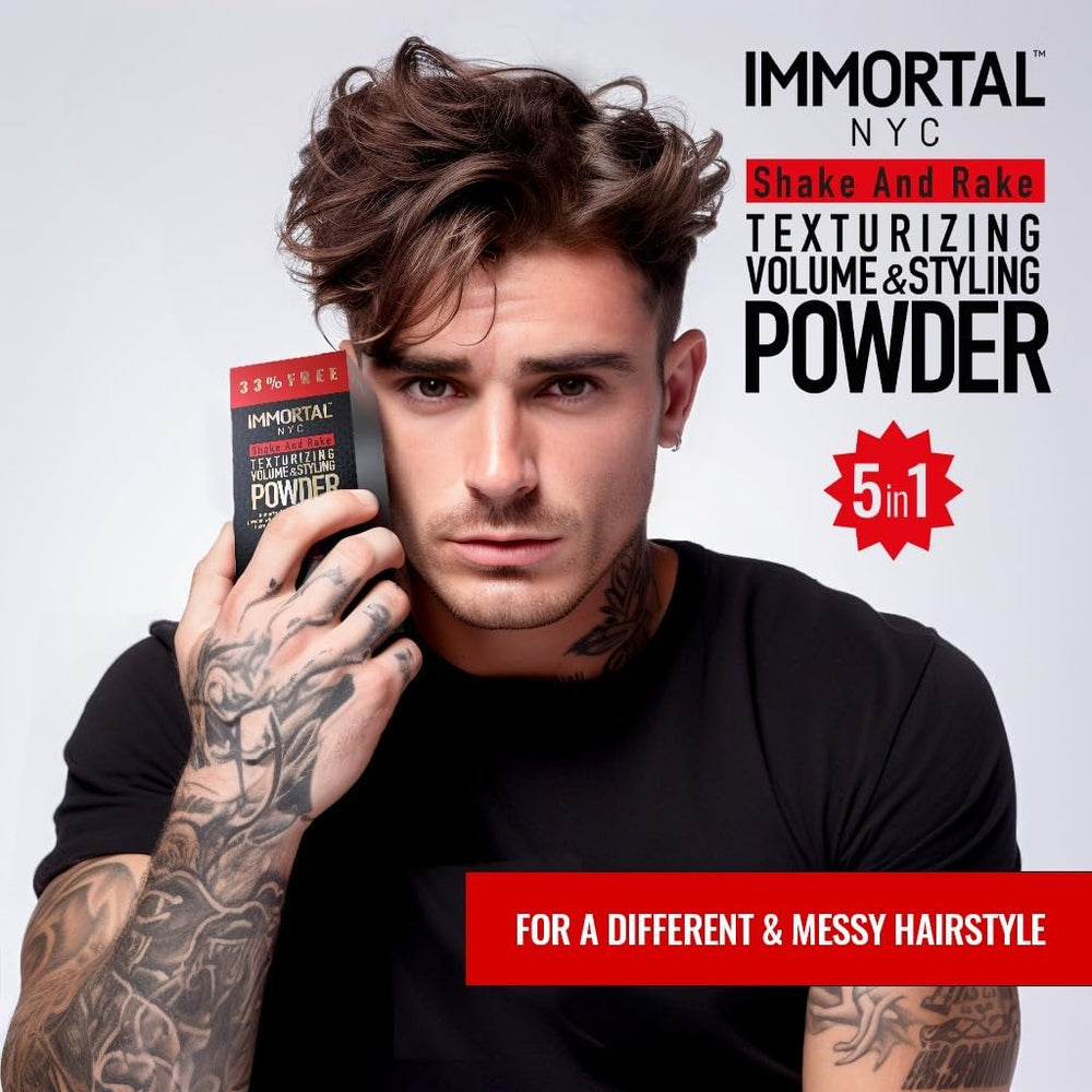 Aplicación manual de Immortal NYC para peinado con textura uniforme.