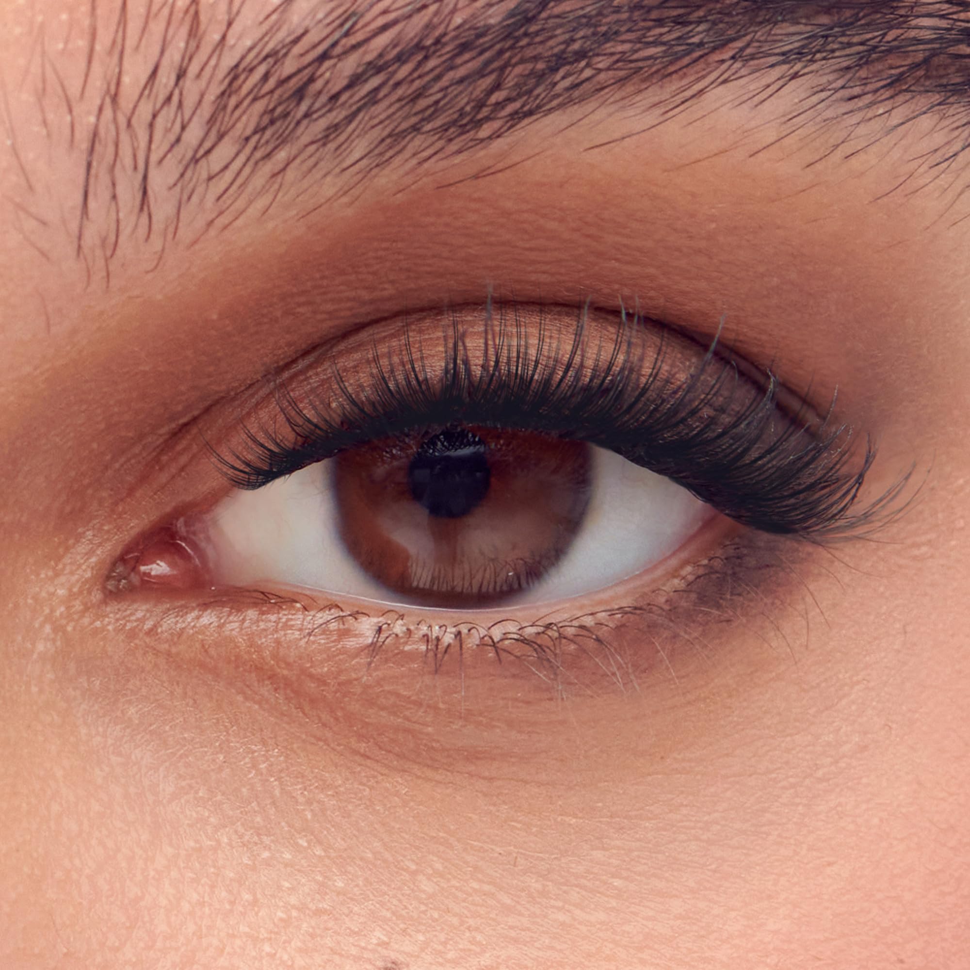 imPRESS KISS Demi Bold 5mm clusters for natural enhancement with no glue