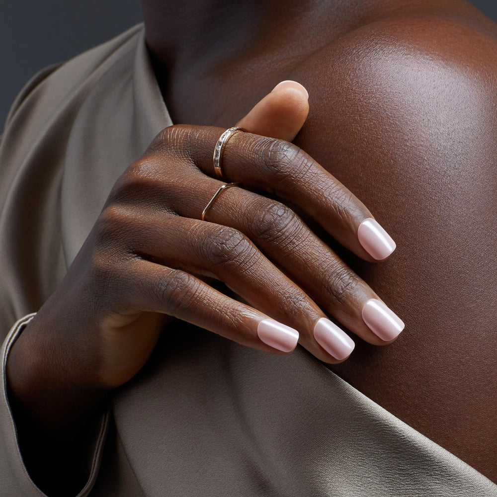 imPRESS No Glue Mani adhesive pad offers reliable wear without glue