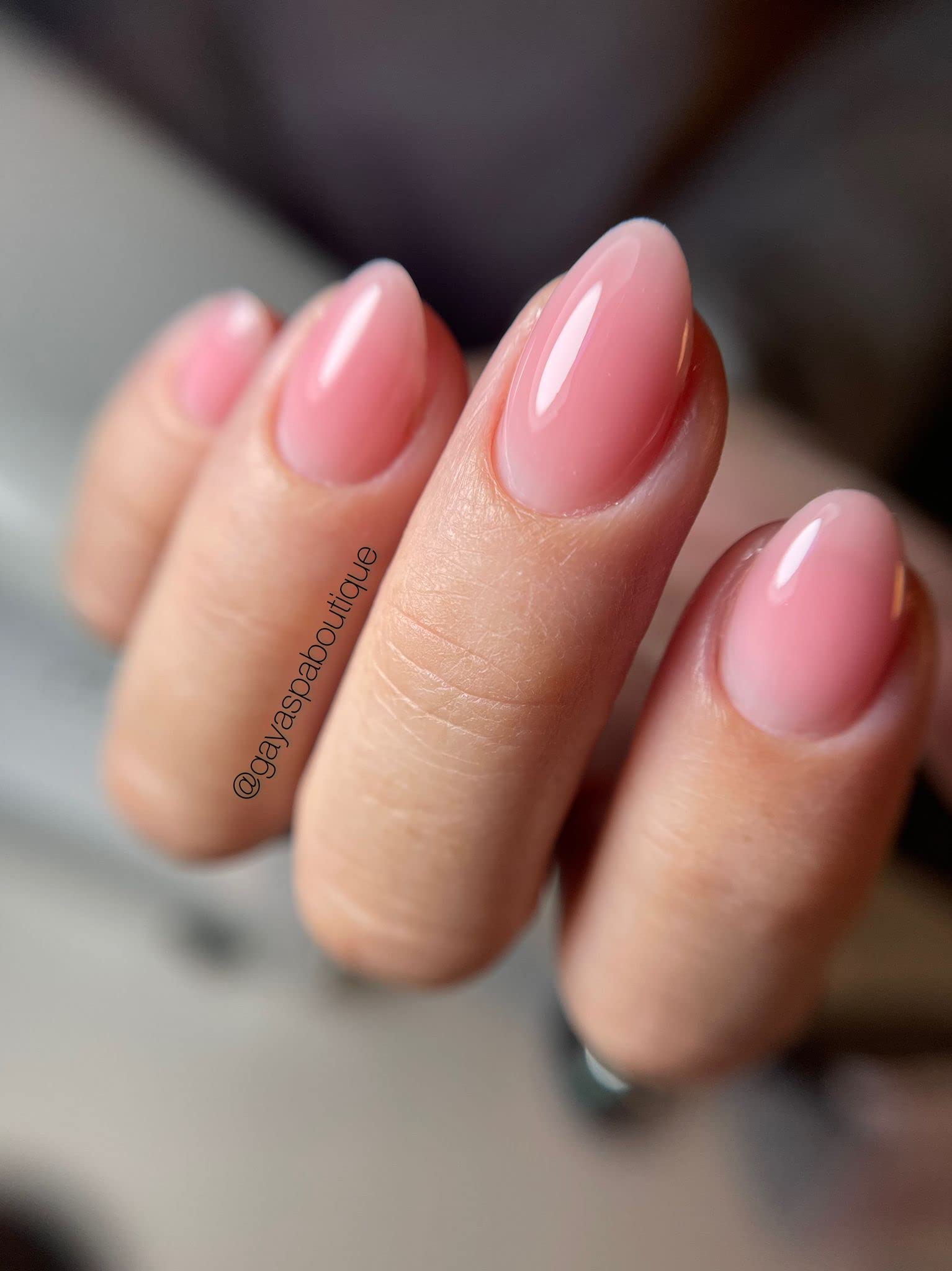 IN.HYPE Sculpting Gel natural pink 5 curing under LED/UV lamp for fast results