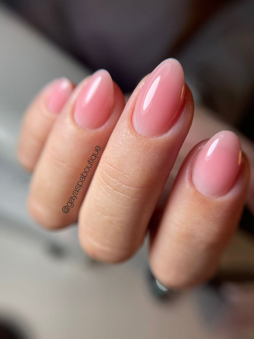 IN.HYPE Sculpting Gel natural pink 5 curing under LED/UV lamp for fast results