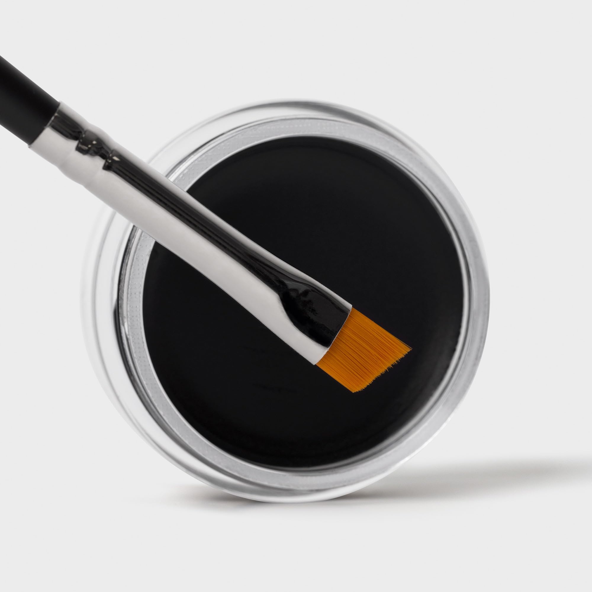 Inglot AMC Eyeliner Gel full-coverage look in a single stroke.