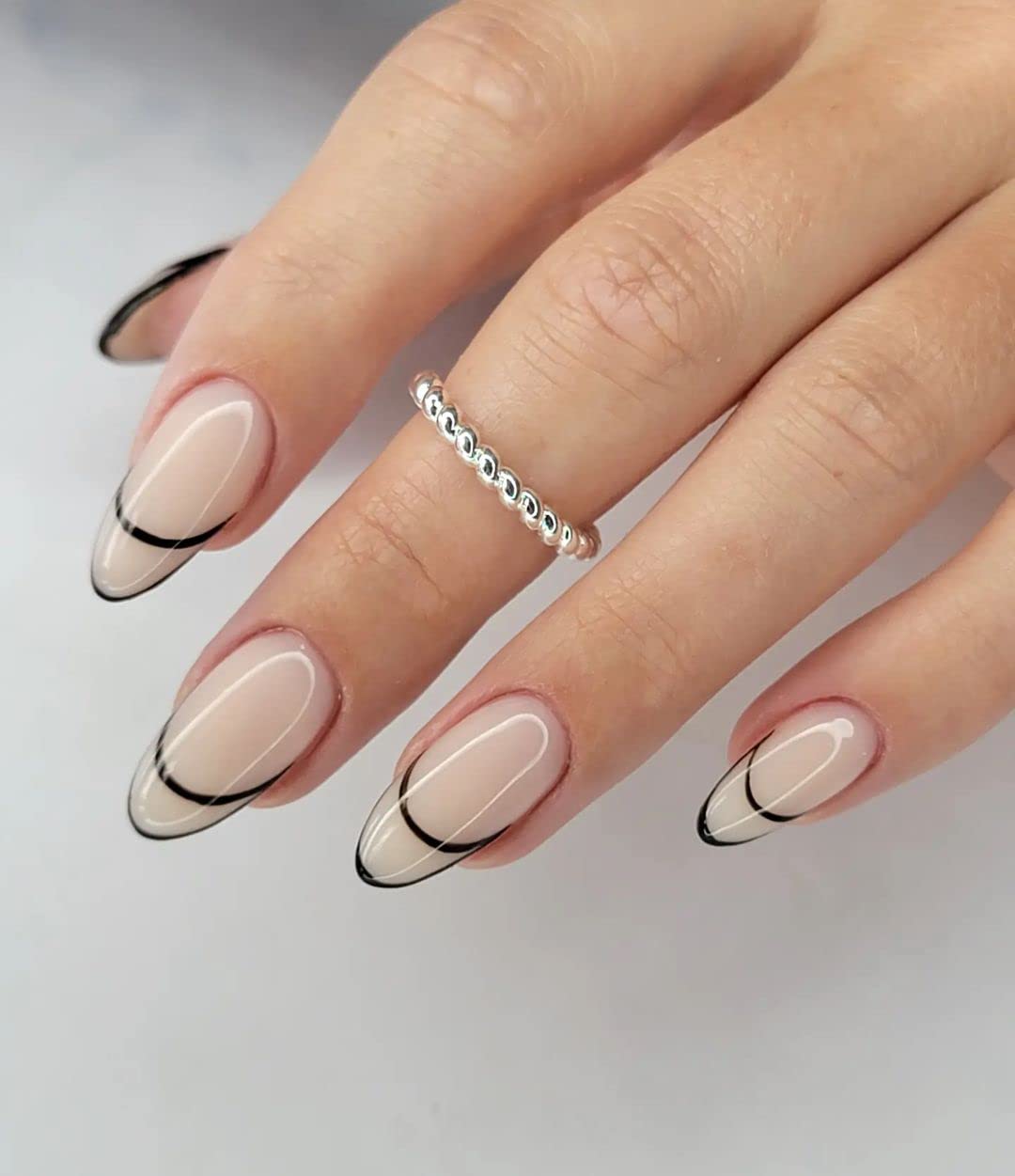 IN.HYPE elastic rubber base adhesive for optimal nail adhesion.