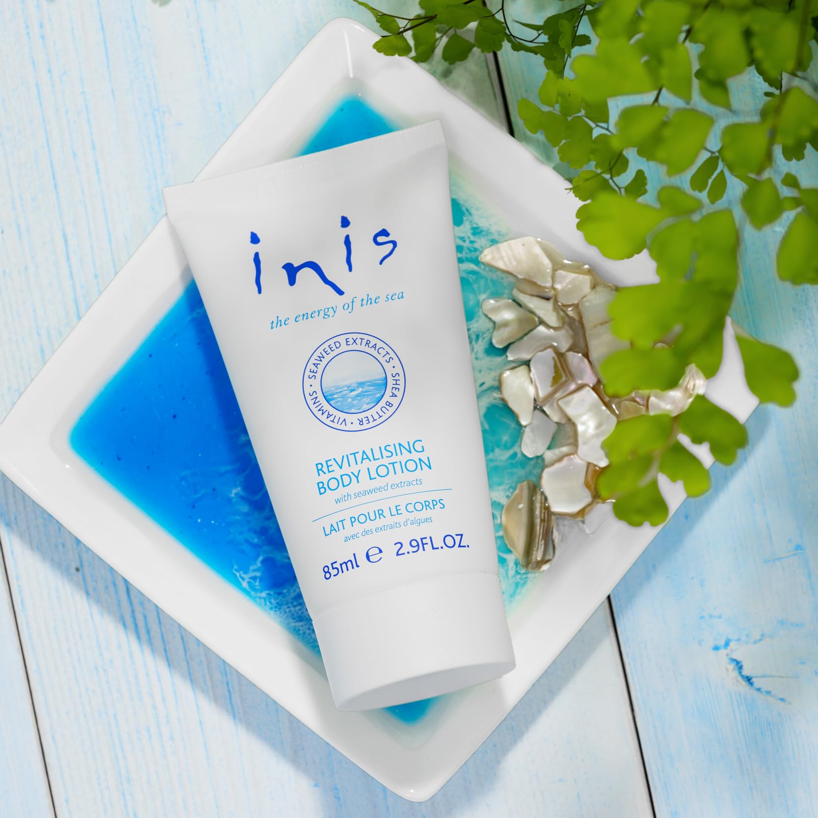 Textura sedosa de Inis, crema para una aplicación suave.