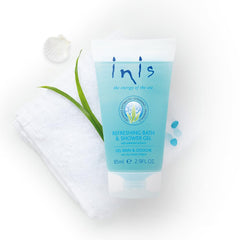 Inis Energy of the Sea gel demonstrates gentle cleansing and foam.