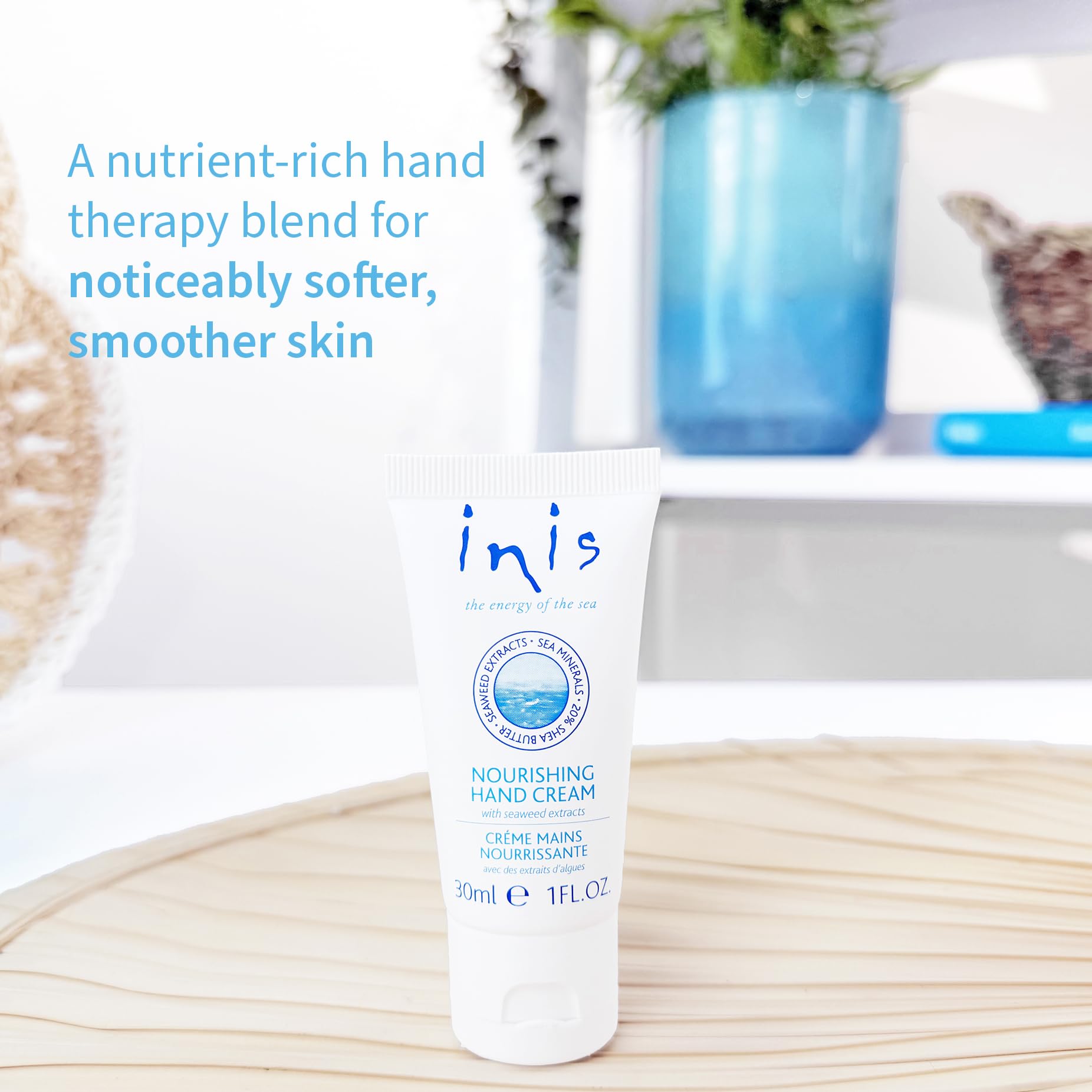 Inis the Energy of the Sea mineral and seaweed hydration boosts moisture throughout the day.