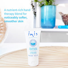 Inis the Energy of the Sea mineral and seaweed hydration boosts moisture throughout the day.