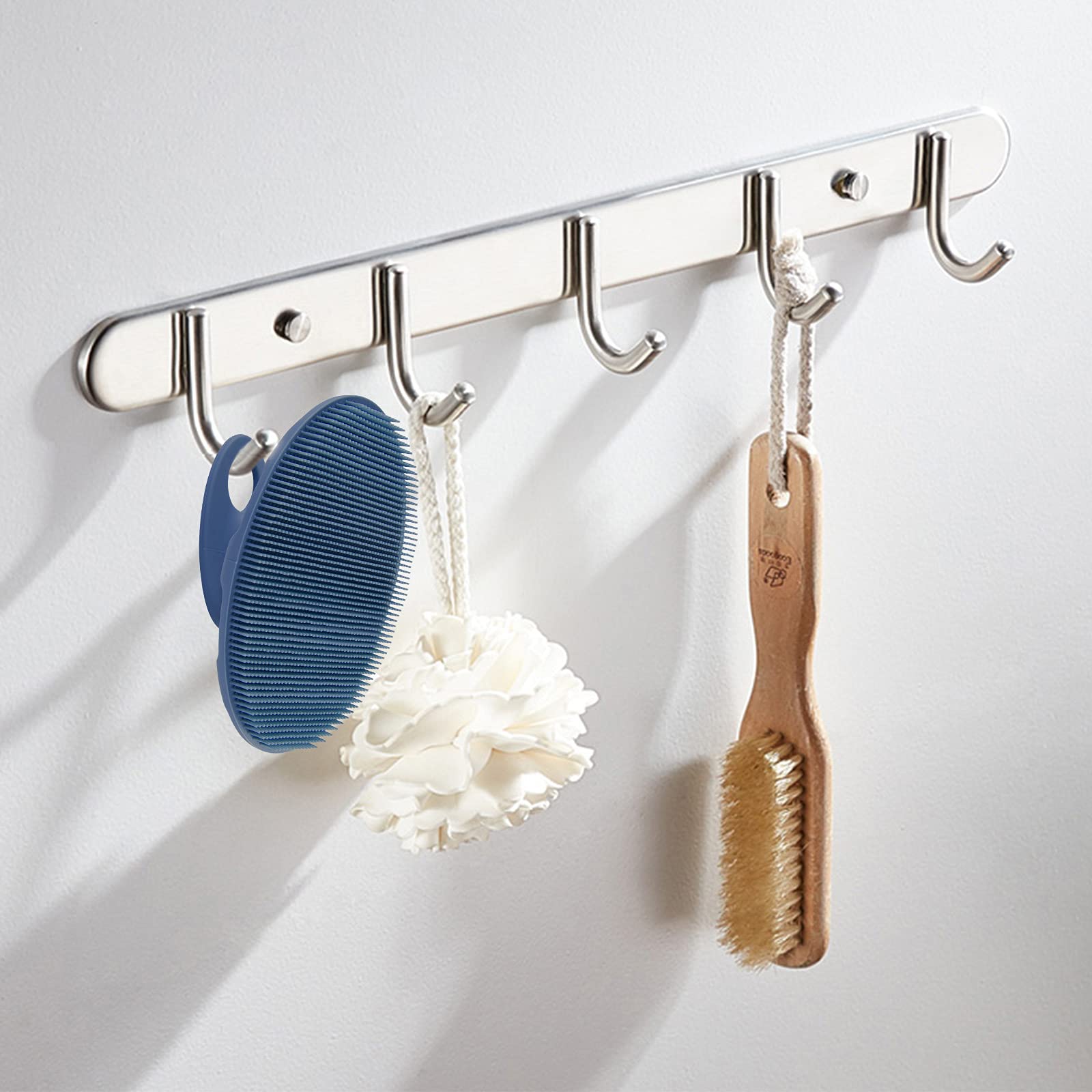 INNERNEED shower brush in bath showing quick rinse and refreshing feel.