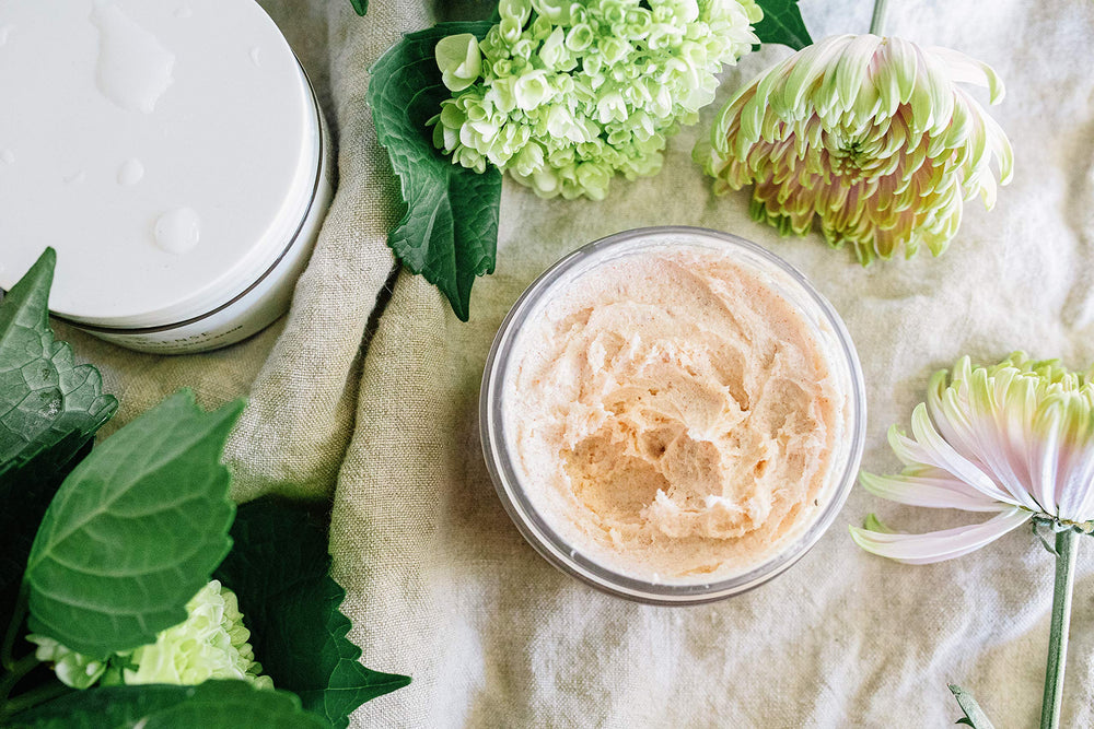 Peppermint and tea tree oils in INNERSENSE Scalp Scrub for a cooling sensation