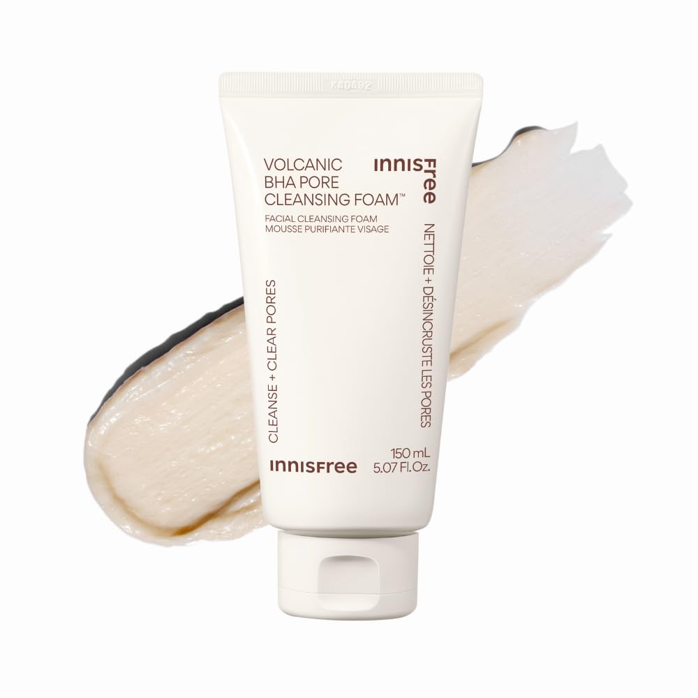 Aglomeraciones volcánicas de innisfree absorben sebo para frescura diaria.