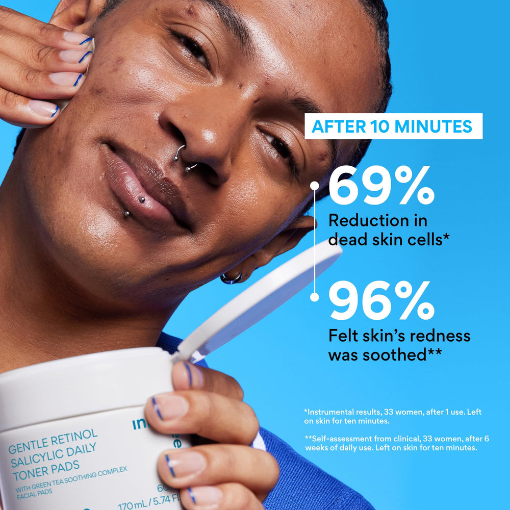 innisfree Daily Gentle Retinol Salicylic Toner Pads on face demonstrate quick exfoliation for a balanced complexion.