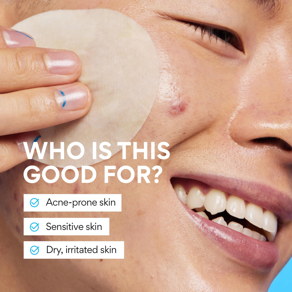 innisfree Daily Gentle Retinol Salicylic Toner Pads texture closeup suggests gentle exfoliation without irritation.