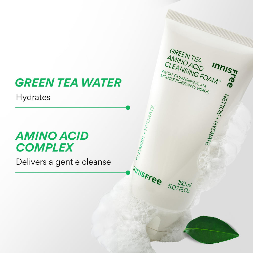 innisfree aplicación en palma para generar espuma rica y limpiar el rostro.